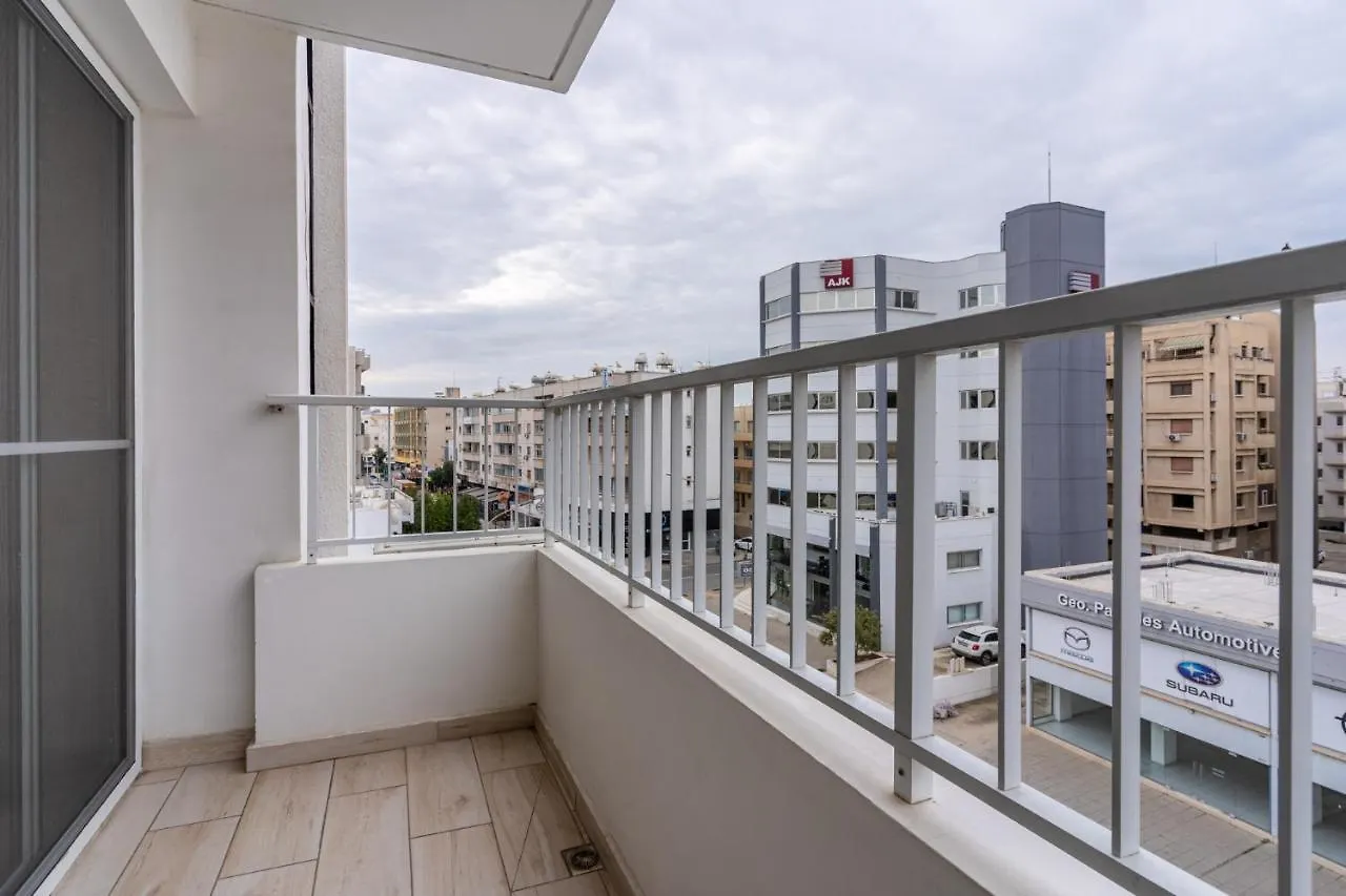 Celeste 3-Bedroom Apartment In ラルナカ キプロス