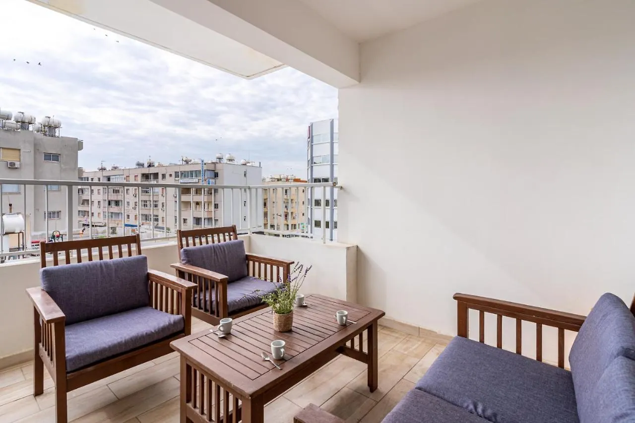 Celeste 3-Bedroom Apartment In ラルナカ